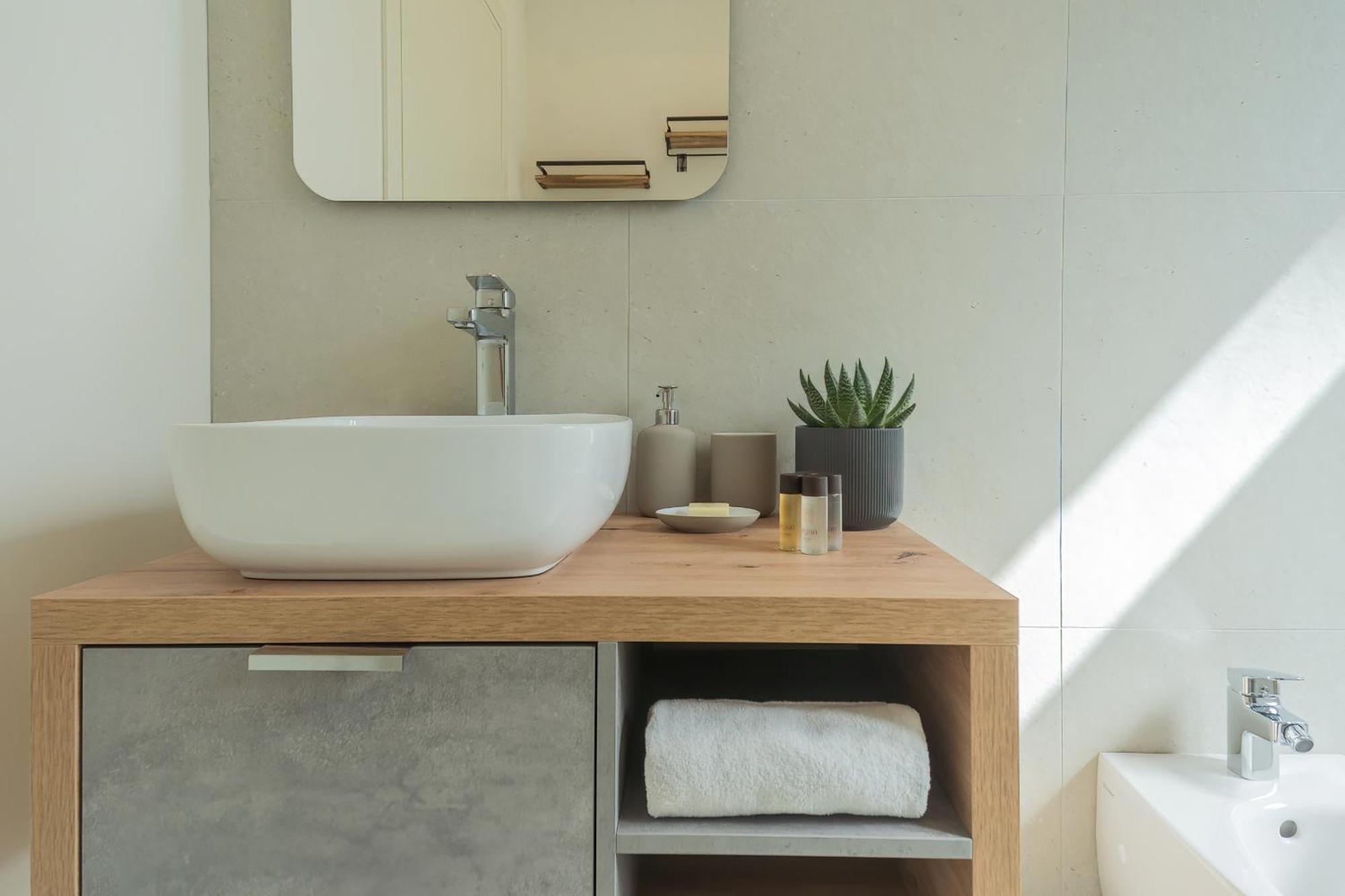 Manaraquattro - Apartament In Como Near The Center With Free Parking - Lake 코모 외부 사진